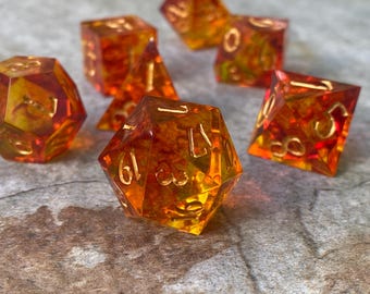 Vlammen van de Pyromancer | Handgemaakte polyedrische dobbelstenen van hars voor tafelspellen, RPG's, D&D, Pathfinder, Cyberpunk, Cthulhu