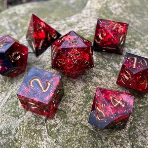 Dragon's Heart Dice Set for DnD | 7 piece sharp edge resin dice set, handmade, custom | RPG Dice, Dungeons and Dragons, D&D, Pathfinder