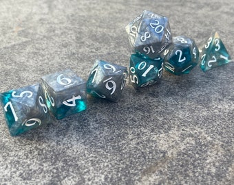 サンダークラップ | テーブルトップゲーム、RPG、D&D、パスファインダー、サイバーパンク、クトゥルフ向けの手作り樹脂製多面体ダイスセット