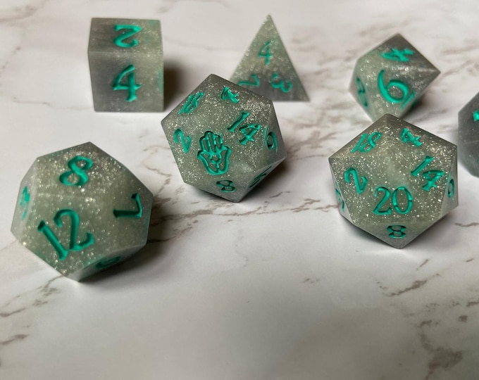 Giant's Frost - Sharp DnD Dice - Glitter - Handmade resin dice set for Tabletop Gaming - Dungeons & Dragons, Pathfinder, Cthulhu, Cyberpunk