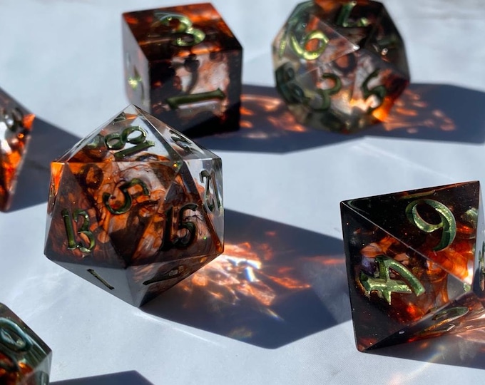 Amber Grace - Sharp DnD Dice - Clear - Handmade resin dice set for Tabletop Gaming - Dungeons & Dragons, Pathfinder, Cthulhu, Cyberpunk