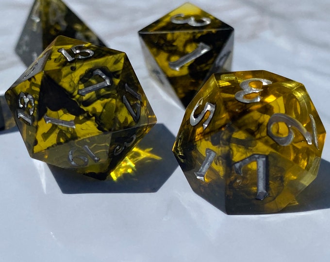 Esoteric Record - Sharp DnD Dice - Clear - Handmade resin dice set for Tabletop Gaming - Dungeons & Dragons, Pathfinder, Cthulhu, Cyberpunk
