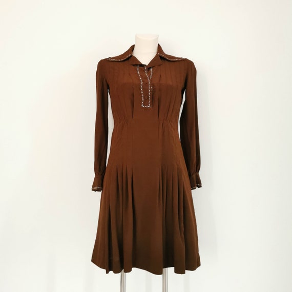 1940s silk embroidered chocolatte dress with point