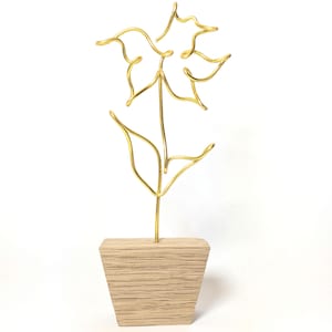 Handmade Wire Daffodil Sculpture in Oak Pot, Personalised Flower Decoration