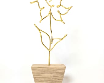 Handmade Wire Daffodil Sculpture in Oak Pot, Personalised Flower Decoration