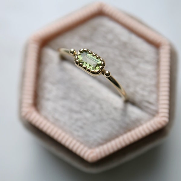 Peridot Baguette Ring-14k Yellow Gold Peridot Ring-Green baguette Ring-Art deco ring-Rose Gold peridot ring-August birthstone Ring-