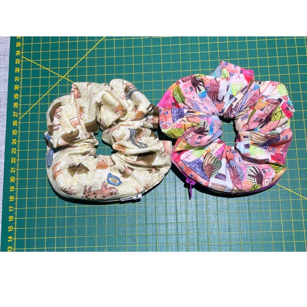 Scrunchie wallet/wrist wallet sewing pattern