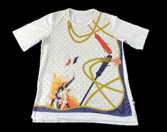 Vintage Japanese Brand Anime Manga The Rose Of Versailles Uniform Antoinette Crew Neck Design Tee T-shirt Fits Size M Streetwear K2210j