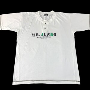 Vintage Japans Merk Mr Junko Koshino The Inner Man Henley Neck Ontwerp Spell Out Tee T-shirt Past maat ML Streetwear K2201j
