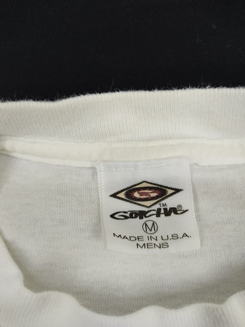 Vintage 90s Gotcha Made In USA Art Surf Style Medium Big Logo Tee T-shirt Printed Fashion Inspired Designer Streetwear J520