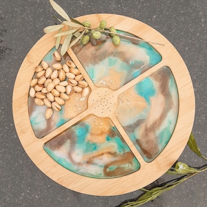 Epoxy Resin Rotating Appetizer Tray, Custom Lazy Susan Serving Platter, Resin Charcuterie Board with Swivel Design
