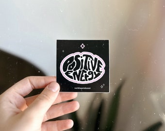 Positive energy – Sticker | Laptop Aufkleber | Retro style | Handy aufkleber | Font | Art | Illustration sticker | Stationery | Rosa/Schwarz