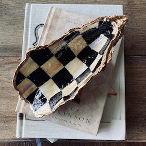Black and White Oyster Shell Trinket Dish, Coastal Decor,Ring Dish,Bridesmaids gift,Catch all,Shell trinket dish,Hostess Gift,Mother’s Day