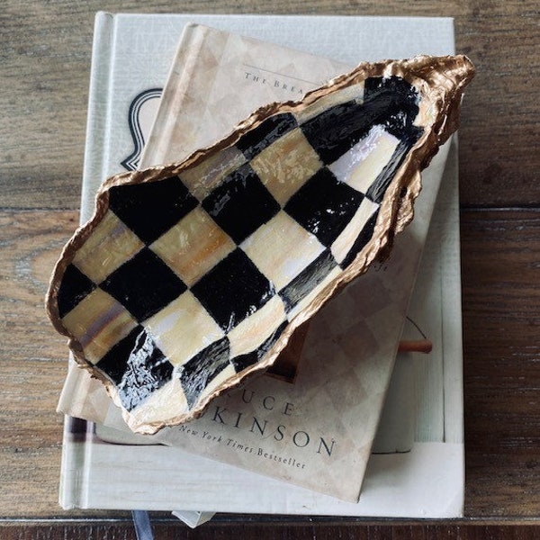 Black and White Oyster Shell Trinket Dish, Coastal Decor,Ring Dish,Bridesmaids gift,Catch all,Shell trinket dish,Hostess Gift,Mother’s Day