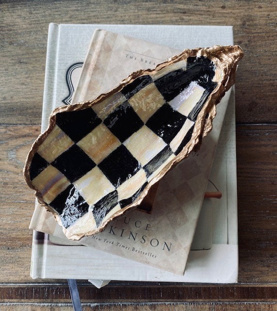 Black and White Oyster Shell Trinket Dish, Coastal Decor,Ring Dish,Bridesmaids gift,Catch all,Shell trinket dish,Hostess Gift,Mother’s Day