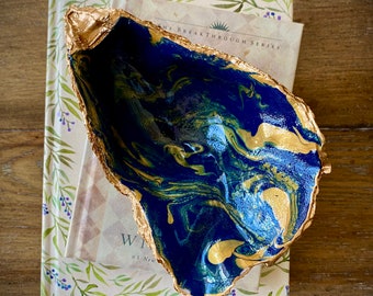 Oyster Shell Trinket Dish, Coastal Decor, Oyster Ring Dish, Painted Oyster shell Blue and Gold, Shell Art, 2023 Gift of the Year