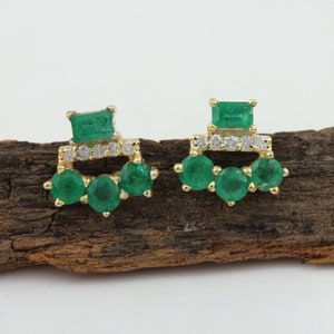 14k gouden smaragdgroene diamanten oorknopjes: vierkant, minimalistisch ontwerp