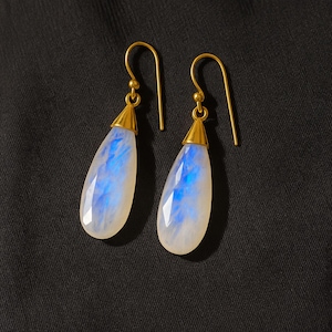 Orecchini a goccia con pietra di luna arcobaleno: pendenti in argento sterling placcato oro