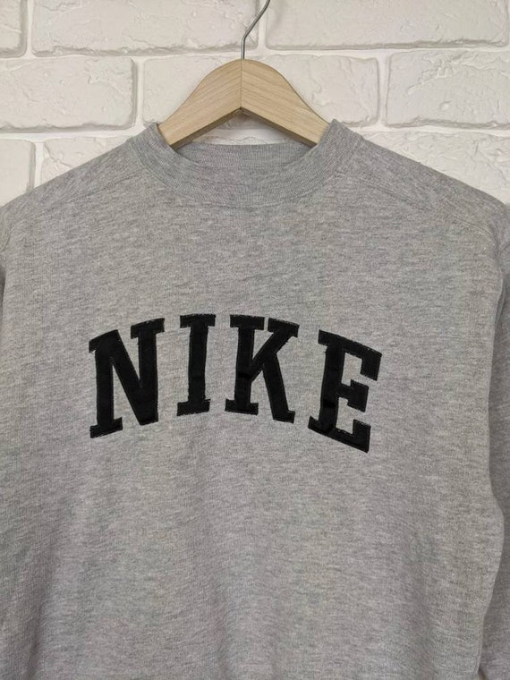 Nike sweatshirt center logo rare