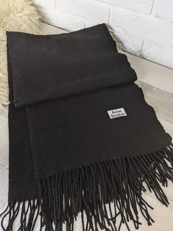 scarf acne studios