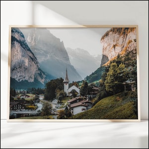 Lauterbrunnen Wall Art, stampa fotografica delle Alpi svizzere, paesaggio svizzero, opera d'arte naturalistica, poster di viaggio in montagna, regalo di inaugurazione della casa