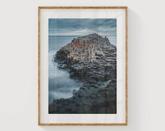 The Giant's Causeway, Co Antrim, Noord-Ierland | Ingelijste kustfotografie Wall Art Print | Cadeaus voor nieuwe huizen | Moderne woondecoratie