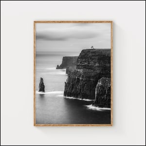 Acantilados de Moher, condado de Clare, Irlanda / Impresión de arte mural con fotografía de paisaje irlandés en blanco y negro / Regalo para un nuevo hogar / Decoración costera