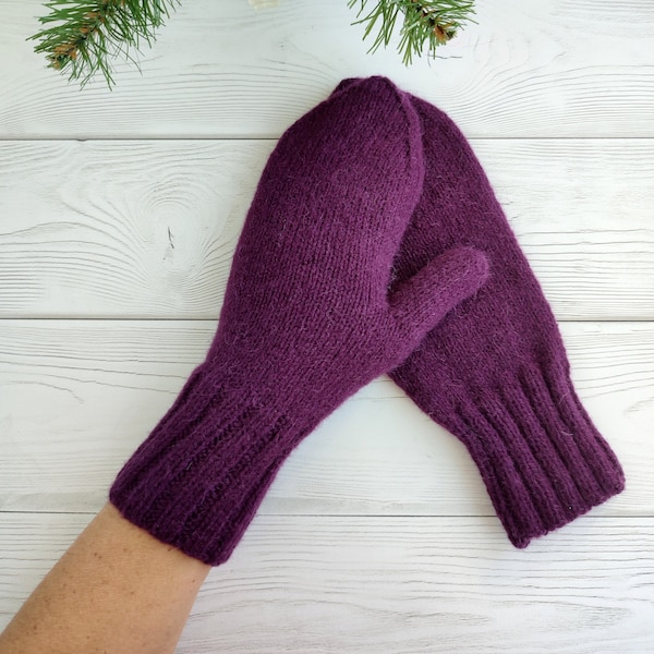 Violet Alpaca and merino wool mittens. Handmade mittens.