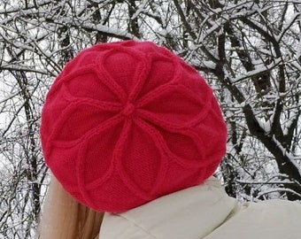 Beret knitted from 100% merino wool