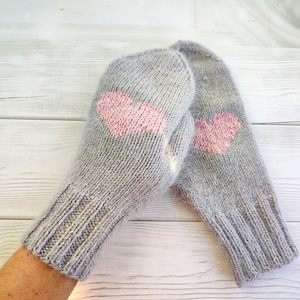 Mittens for women with fluffy yarn pink heart
