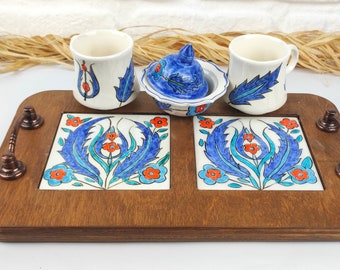 Handgefertigte Keramik Türkisch Griechisch Kaffeetasse Holzset für 2 Personen, Iznik Tiles Motiv Kaffee Servier Set, Filterkaffeeset aus Holz mit Fliese