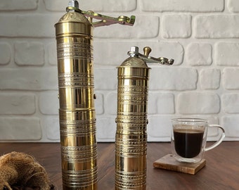 Handgjord traditionell turkisk kaffekvarn med mässingshandtag, kaffekvarn i mässing, pepparkvarn i mässing, köksdekor i mässing