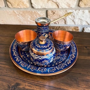 Bosnisk kopparkaffeservis, traditionella turkiska kaffekoppar och kopparkaffekanna, turkiskt kaffeservis, hem- och köksinredning