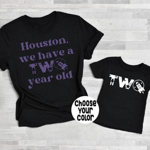Houston Wir haben ein zwei Jahre altes Hemd, Weltraum-Geburtstags-Shirt, zwei Mond-Geburtstags-Shirts, Familien-Raum-Shirt, Houston Wir haben einen 2 Jahre alten