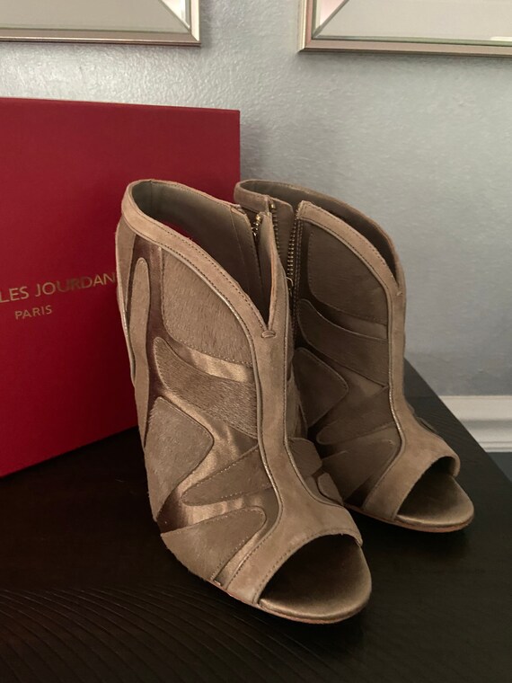 used louboutin heels size 9