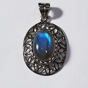 AAA beautiful silver pendant,With Labradorite stone,handmade pendant,gemstone pendant, indian jewelry, 925 sterling silver, a gift for woman