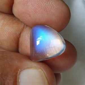Royal Blue Moonstone 100% Natural Very Sharp Blue shine/Flashy Gemstones Loose gemstone Cabochon Heart Shape 11.85 carat.
