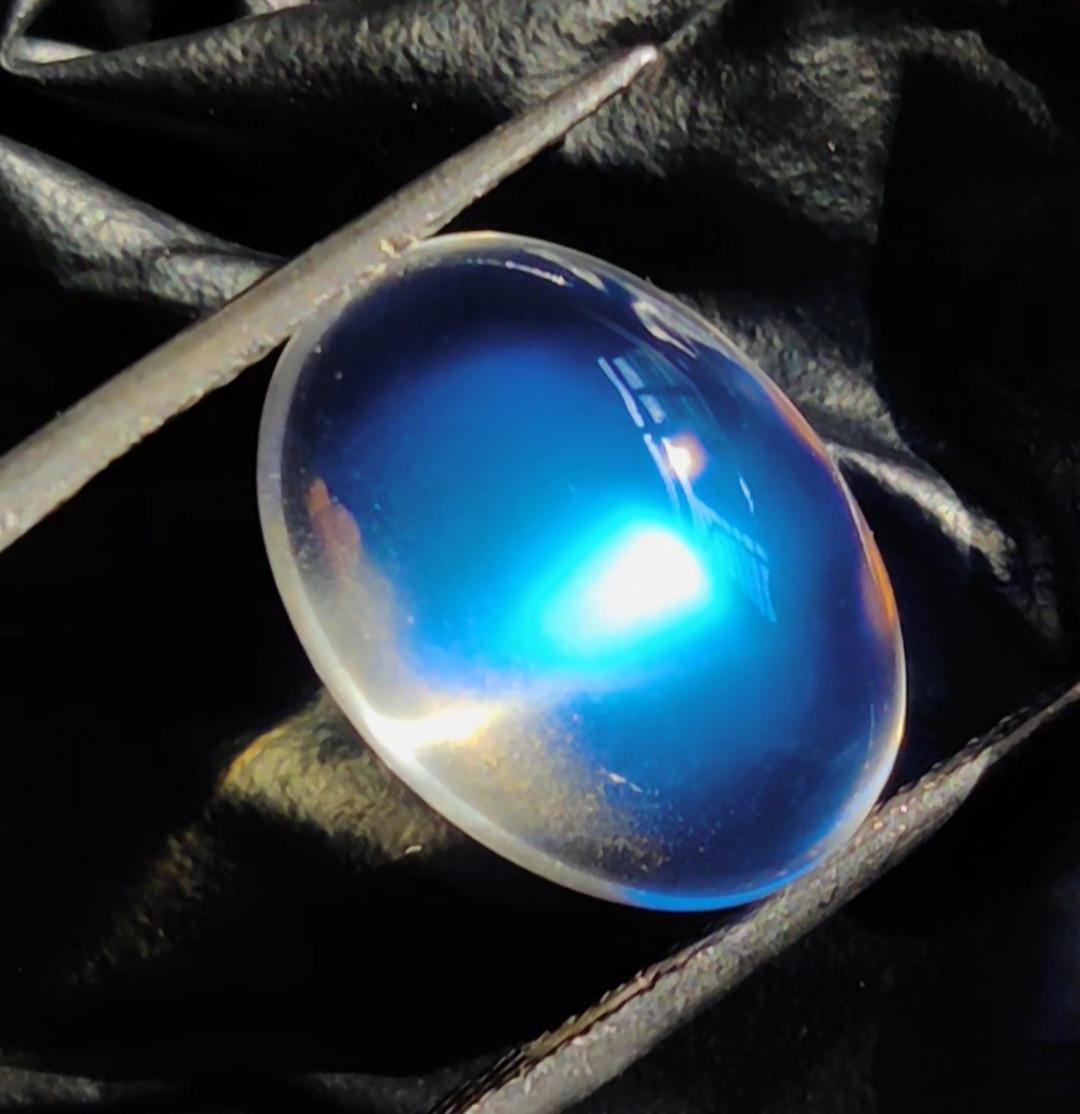 Top Blue Moonstone 100% Natural Very Sharp Blue Sheen/ Flashy
