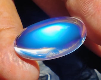 Blue Moonstone/Rainbow 100% Natural Very Sharp Blue Sheen/Flashy Amazing Quality Gemstone Exquisite Beauty Cabochon Oval Shape 25.30 Carats