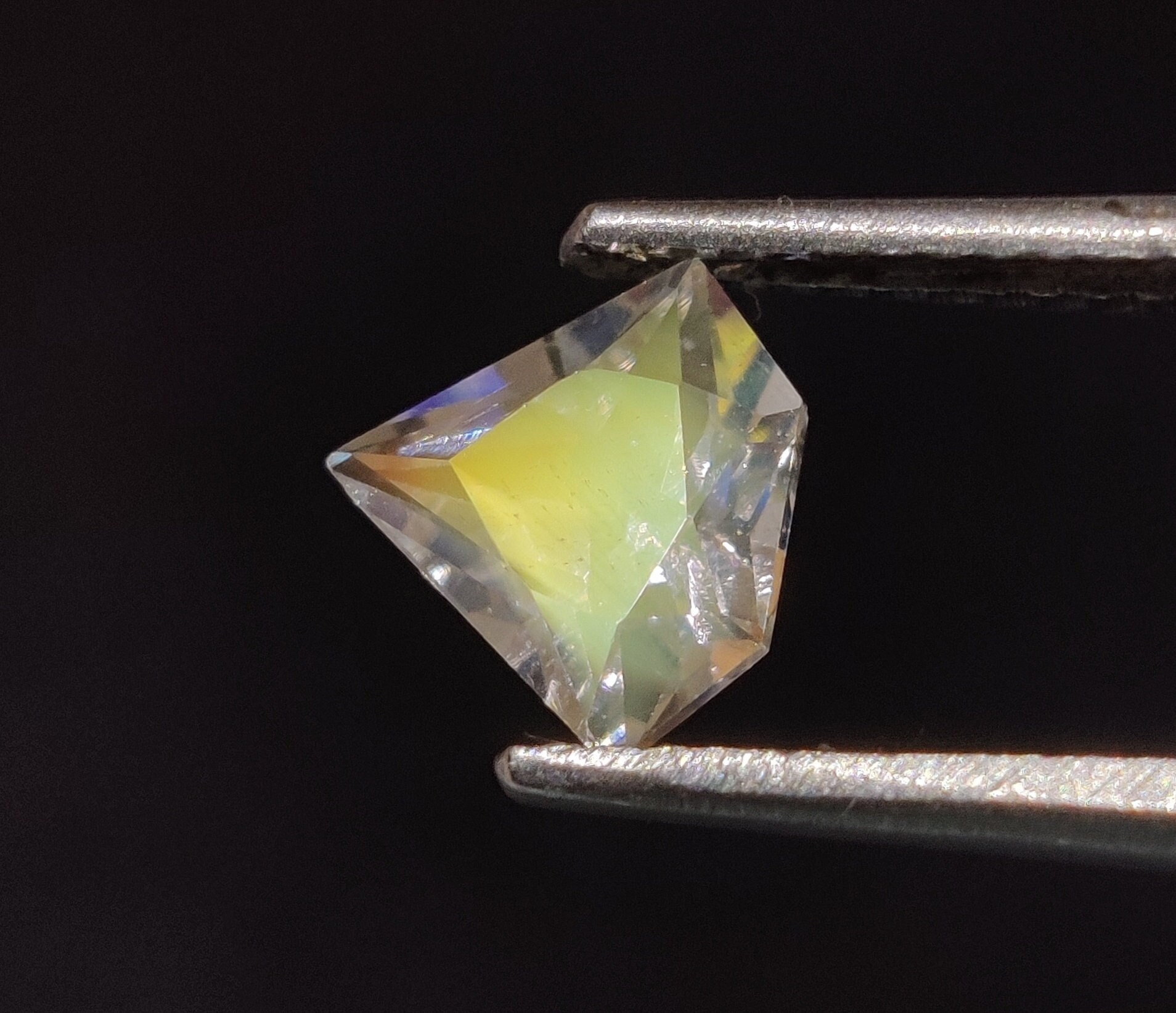 Natural Rainbow Andesine Gemstone: Diamond Cut, 0.55 Ct