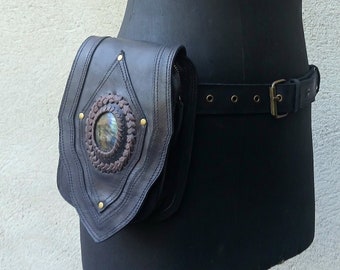 ceinture utilitaire en cuir avec labradorite, sac de hanche,  sac ceinture en cuir, escarcelle médiévale, pierre incrustée