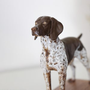 Charming German Bracco Sculpture: Perfect for Any Room