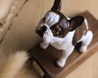 Bulldog Bliss: Handcrafted Resin Bulldog Statue - Perfect Decor for Bulldog Lovers!