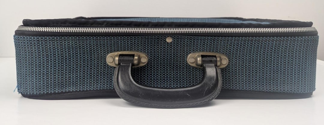 Rep Sample Bag Vintage Avon Sales Rep Samples Bag Carry Case Pockets 1960s Used Green ...