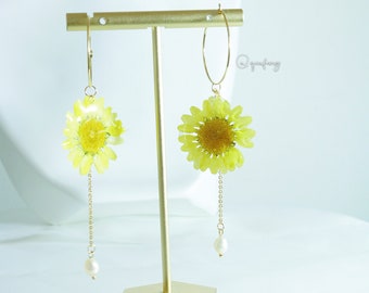 Daisy earrings, pearl, cute, elegant,  unique latch back, yellow, gold, bday, mother's day, wedding, gift for her, spring, summer