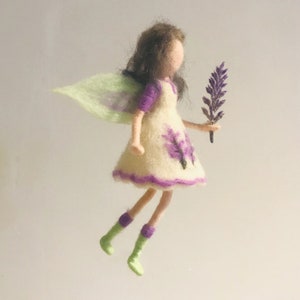 Figura de ángel de fieltro con aguja, juguete de ángel, muñeco elfo, adorno de elfo, niña lavanda con alas, decoración del hogar, decoración de pared, decoración de dormitorio, regalo para ella