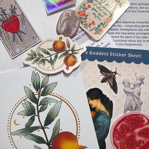 Tarocchi mensili spediti per posta / Luglio / Dea / Stampa artistica, adesivi e tarocchi personalizzati / Regalo per la cura di sé / Disponibilità limitata immagine 2