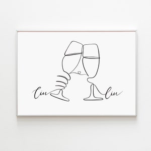 Può includere: Un disegno in bianco e nero di due bicchieri di vino che brindano con un piccolo cuore al centro. Il testo "Cin Cin" è scritto sotto i bicchieri.