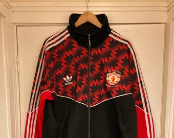 man utd retro tracksuit top