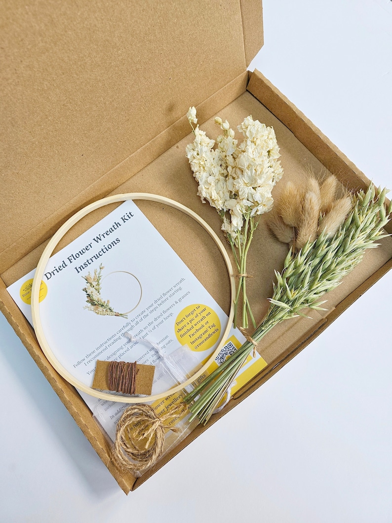 Dried flower wreath making kit for adults, best friend gift for her, Christmas gift for mum, hen do activities, craft kits for women image 2